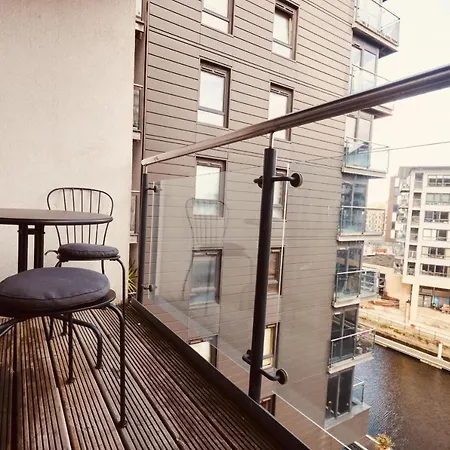 公寓 Deluxe Modern Apt&free Parking No Balcony