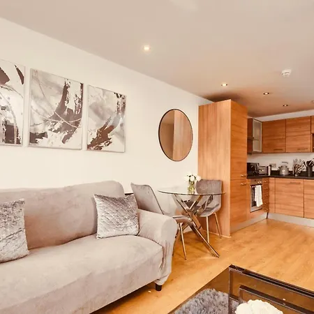 Deluxe Modern Apt&free Parking No Balcony *