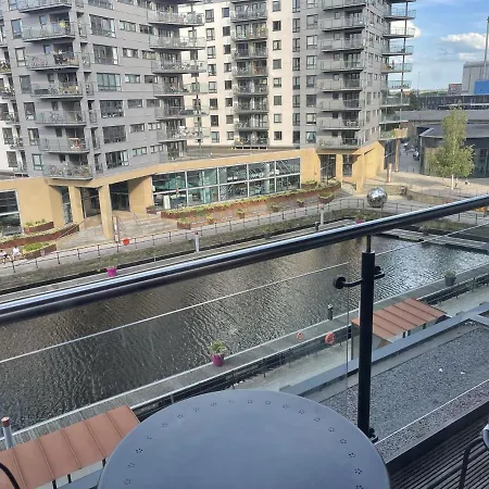 公寓 Deluxe Modern Apt&free Parking No Balcony