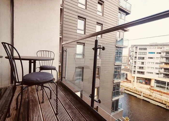 דירה Deluxe Modern Apt&free Parking No Balcony