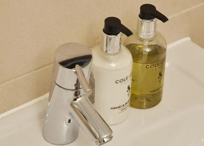 Apartamento Deluxe Modern Apt&free Parking No Balcony