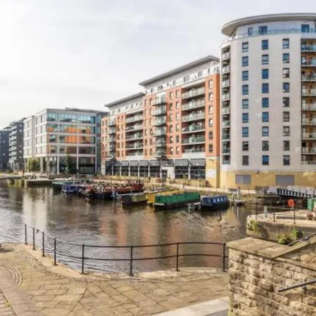 Deluxe Modern Apt&free Parking No Balcony