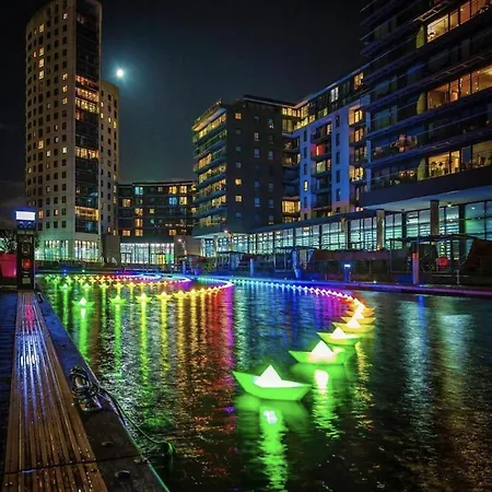 Deluxe Modern Apt&free Parking No Balcony Lägenhet