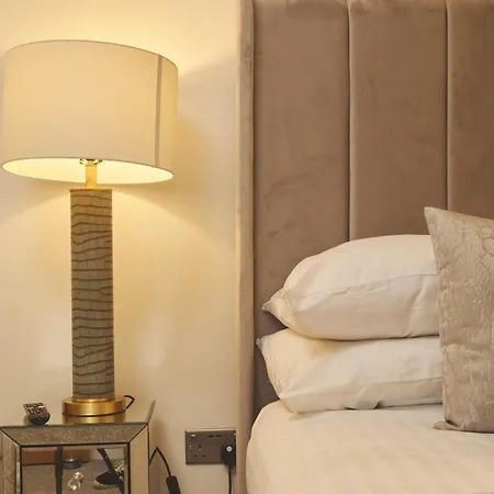 Deluxe Modern Apt&free Parking No Balcony Lägenhet *