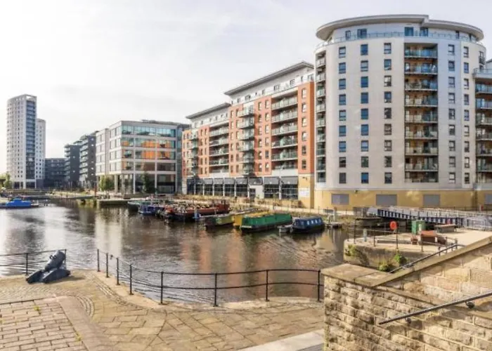 Deluxe Modern Apt&free Parking No Balcony